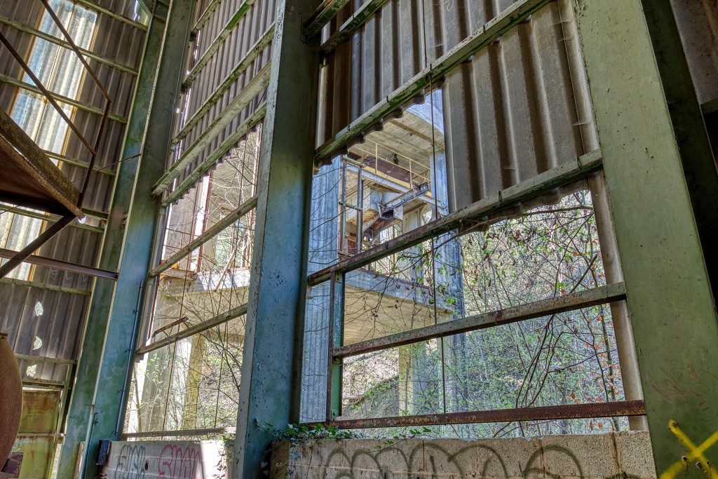 limestone factory hdr urbex belgie trash abandoned luik decay verlaten kalkoven kalksteengroeve ampsin museum